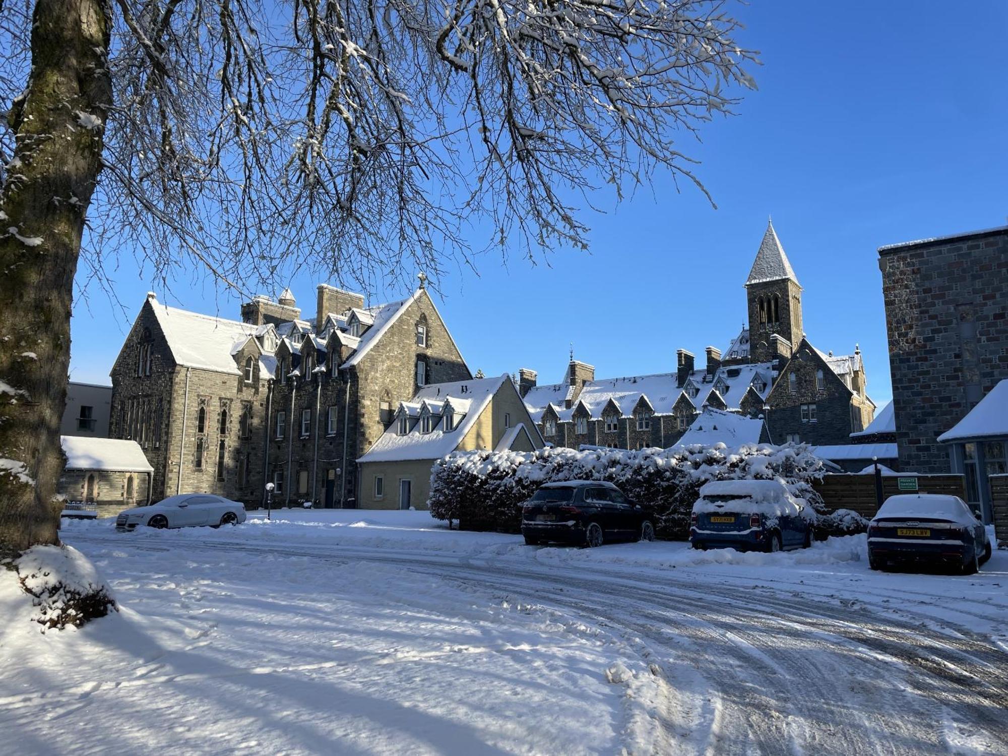The Classrooms at Loch Ness Abbey: Lakeside Heritage Resort Fort Augustus Exterior photo